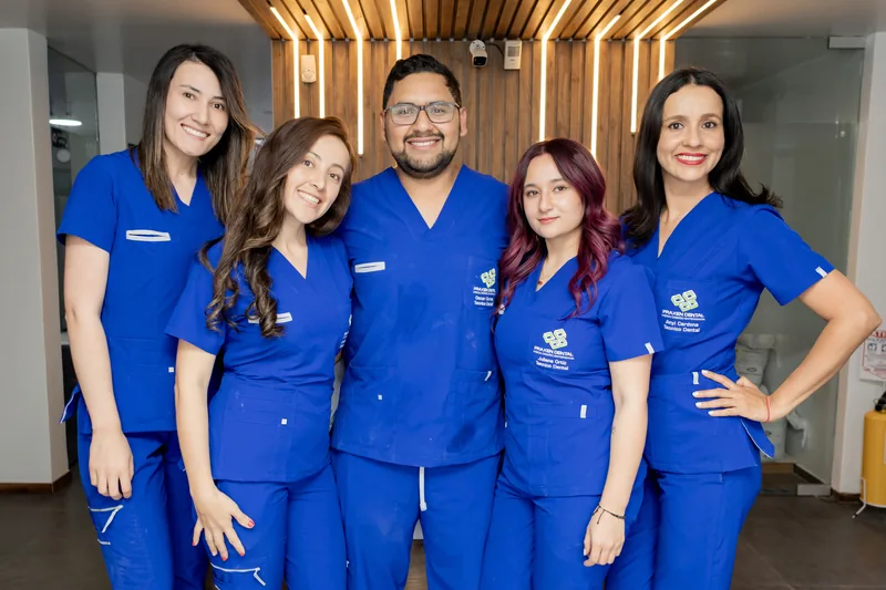 Equipo del área de cerámica dental